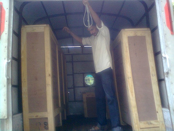 Packers and movers gallery photo 1